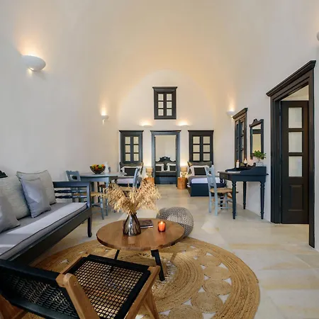 Firalia, Casa In Rock Hotell